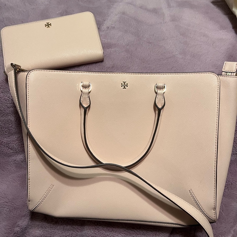 Tory Burch set in light pink